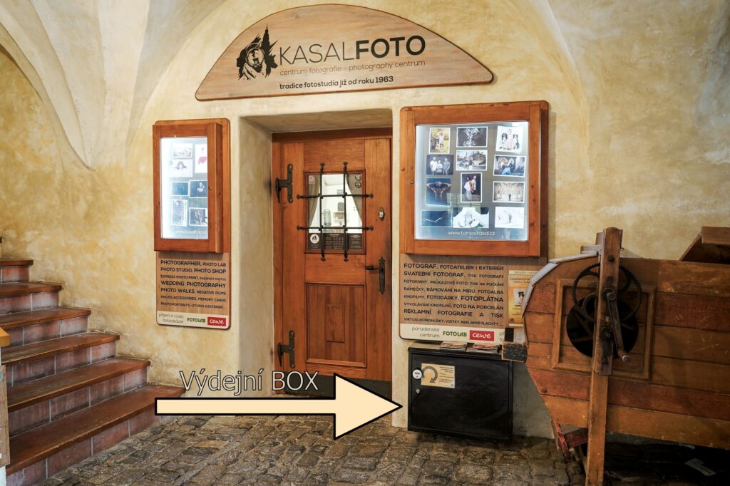 Umístění výdejního boxu pro fotozakázky - KasalFOTO, náměstí Svornosti 2, Český Krumlov